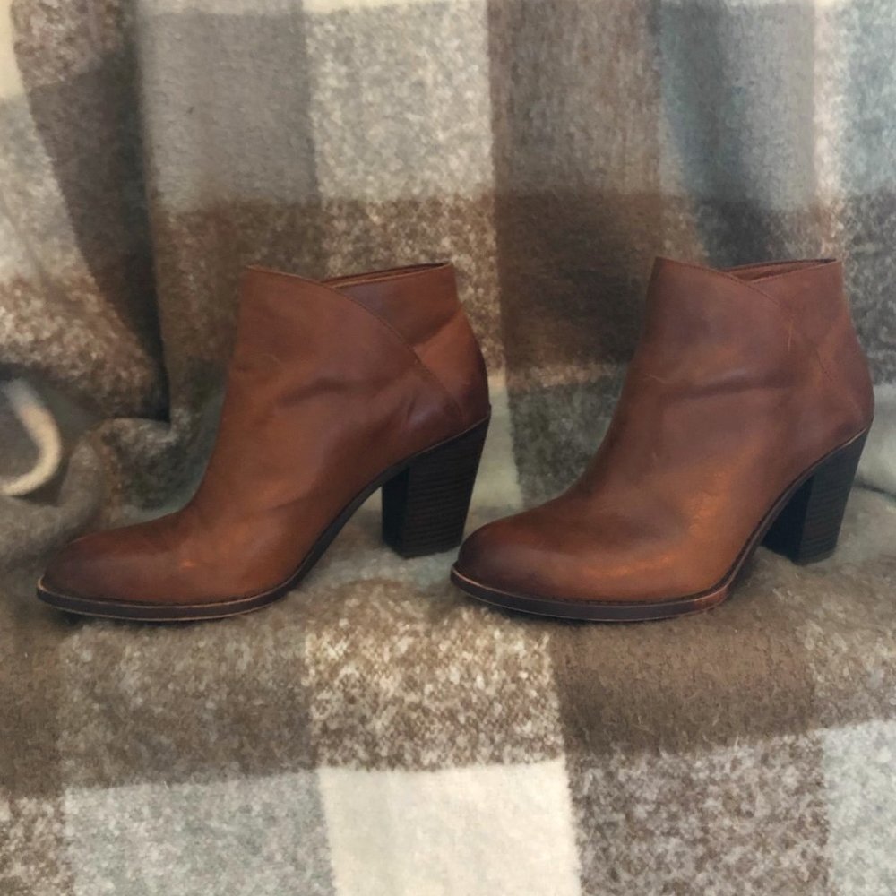 Lucky Brand Eesa Leather Brown Ankle Bootie